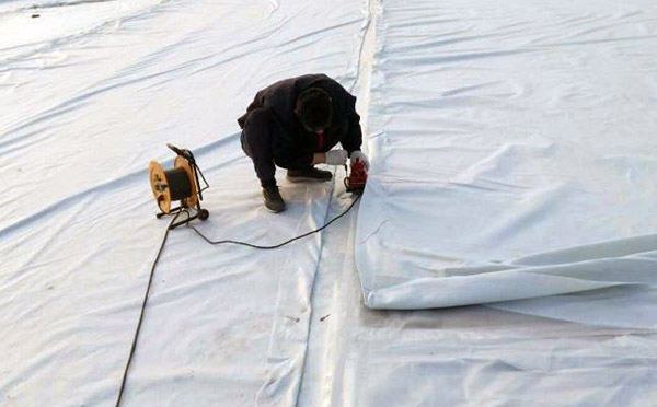 91短视频官网鋪設時應盡管防止風雨天色